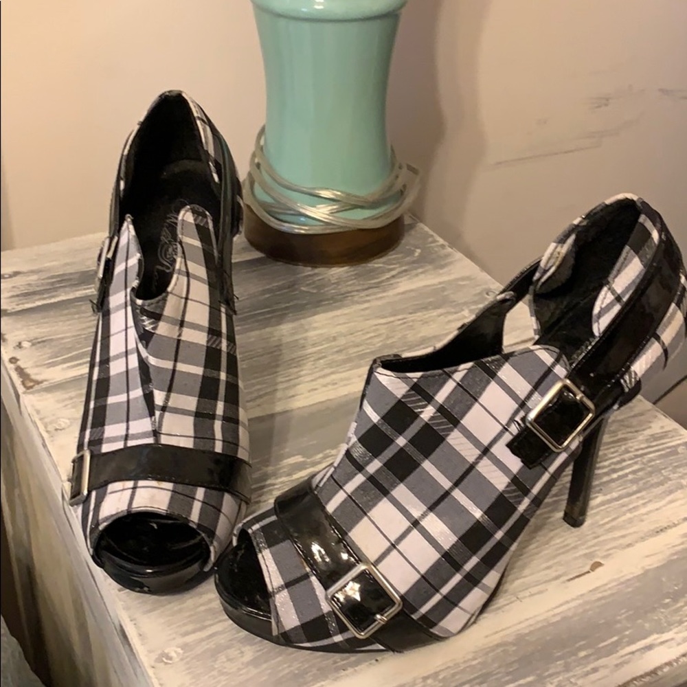 Plaid heels